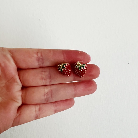 ✨Strawberry Earrings - Picture 2 of 7